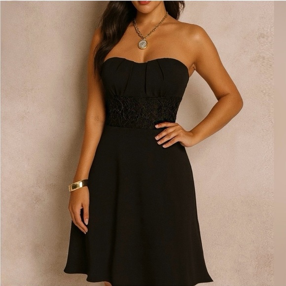 White House Black Market Dresses & Skirts - NWT WHMB convertible strap lace bodice dress ❤️